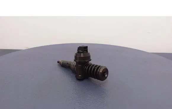 Audi A4 S4 B7 8E 8H Fuel injector 038130073AG
