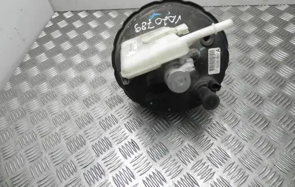 Ford C-MAX II Master brake cylinder FV682B195AD VD20789