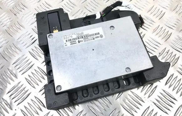 Audi A4 S4 B7 8E 8H Bluetooth control unit module 8P0862335H