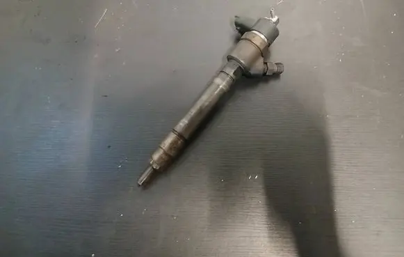 Fuel injector