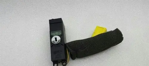 Volkswagen Touareg I Switch for retractable tow bar 7L6919211