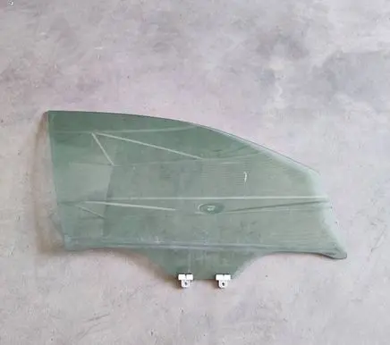 Subaru Outback (BS) Front door window glass four-door