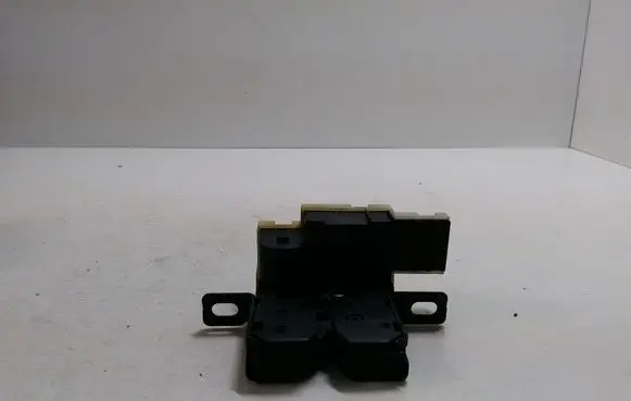 Renault Laguna II Tailgate/trunk/boot lock/catch/latch 8200000894