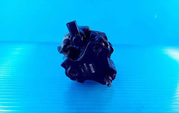 BMW 3 E90 E91 Fuel injection high pressure pump 0445010045