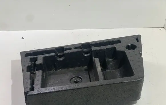 Volkswagen Touareg II Tool box 7P6012112D