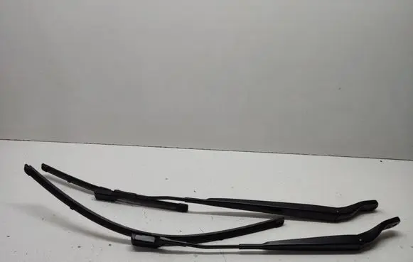 Opel Mokka B Windshield/front glass wiper blade 9822931780 9822931980