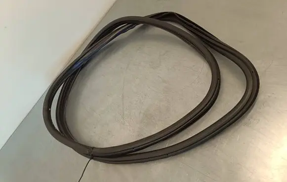 BMW 2 F46 Front door rubber seal 