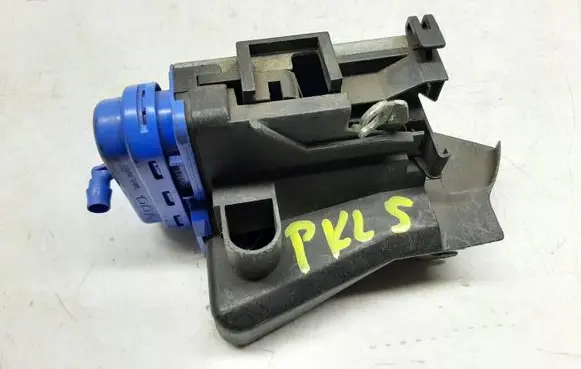 Audi A8 S8 D2 4D Rear door lock 4D0839015D