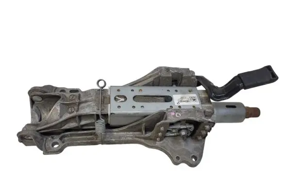 Mercedes-Benz A W176 Steering wheel axle A2464602416 16112016062