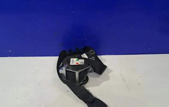 Maserati Ghibli Front seatbelt 627067400