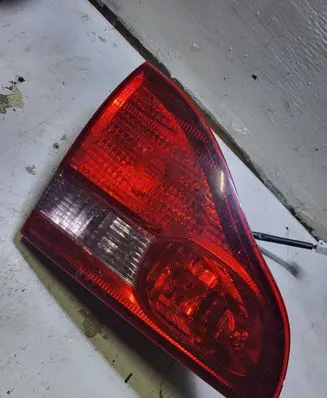 Toyota Avensis Verso Tailgate rear/tail lights