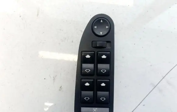 BMW 5 E39 Electric window control switch 6904306 509405
