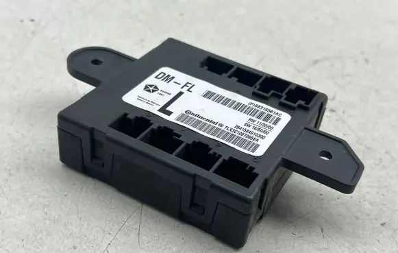 Dodge Charger Door control unit/module 68316561AC 2841584910300 TLX3C1087085EA