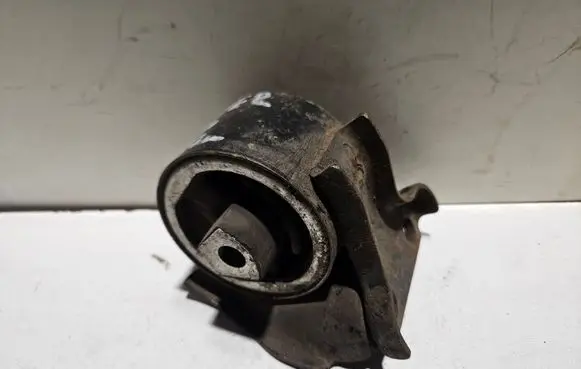 Rover 414 - 416 - 420 Engine mount bracket