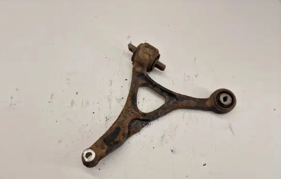 Volvo XC90 Front lower control arm/wishbone 8646614