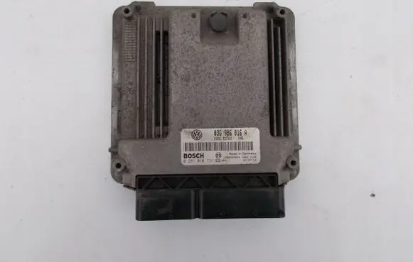 Volkswagen Touran I Engine control unit/module 03G906016A