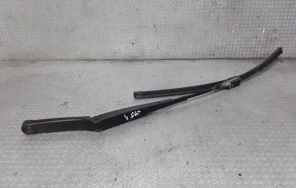 Volkswagen Golf V Windshield/front glass wiper blade 1Q1955409