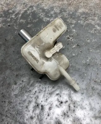 Master brake cylinder