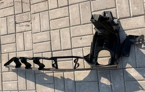 BMW X6 E71 Fender mounting bracket 51127157989