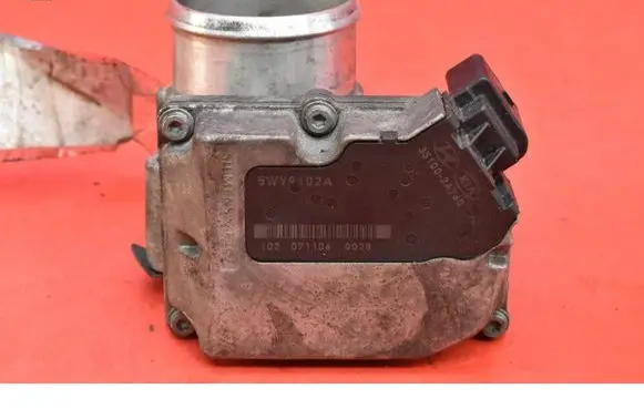 Hyundai i30 Throttle body valve 351002A760