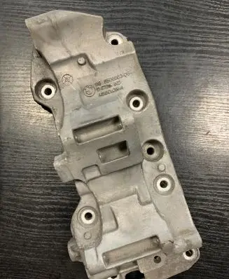 BMW X3 F25 Engine mounting bracket 8506863
