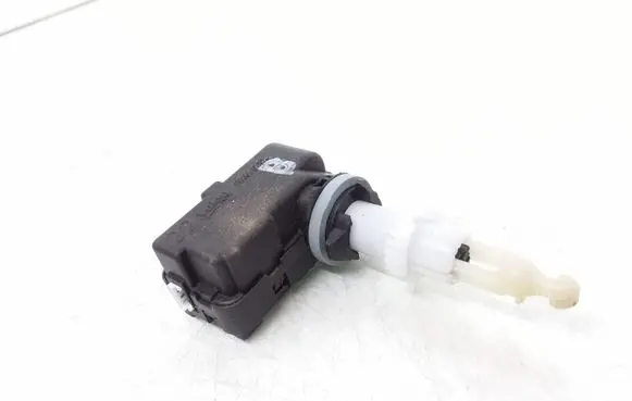 Volkswagen PASSAT B7 Headlight level adjustment motor 1Q0941295