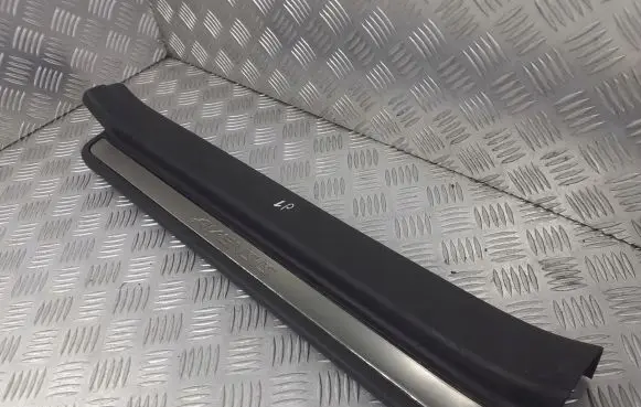 Toyota Avensis T250 Front sill (body part) 67913-05050