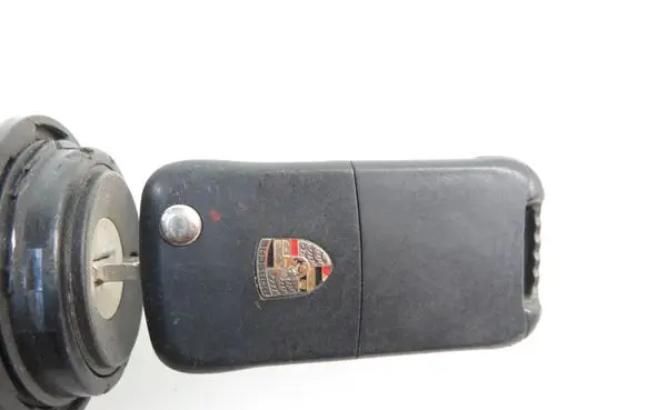 Porsche Cayenne (9PA) Ignition lock 33300101 3D0905865C