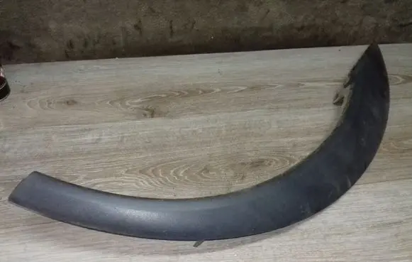 Volvo XC70 Rear fender molding trim 8620134 30678046