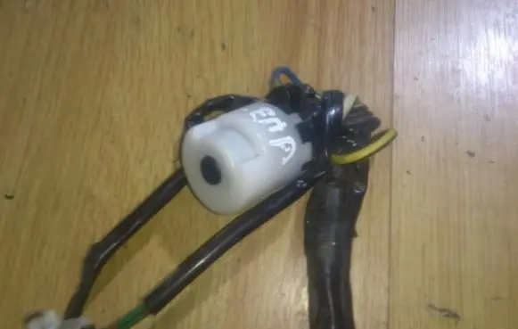 Suzuki Baleno EG Ignition lock contact 