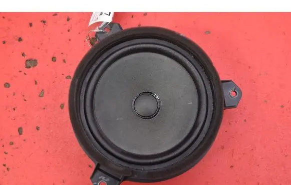 Toyota Auris E180 Subwoofer speaker 861600D370