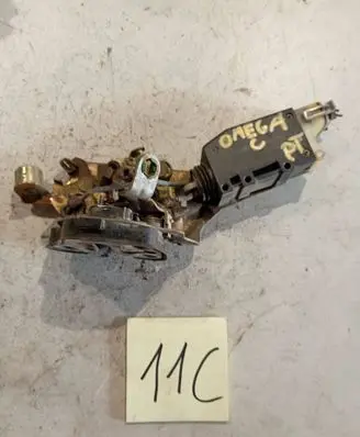 Opel Omega B1 Rear door lock 90494860