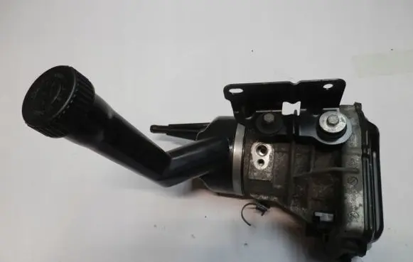 Citroen C4 I Picasso Power steering pump 9681965580