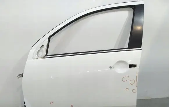 Peugeot 4007 Front door