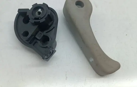KIA Ceed Engine bonnet (hood) release handle