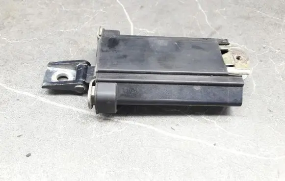 Mercedes-Benz E W210 Rear door check strap stopper