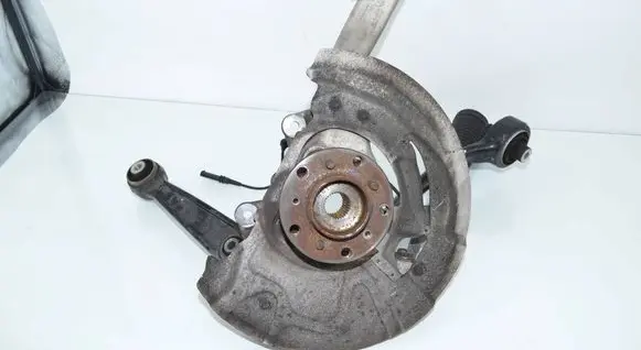 BMW X6 F16 Front wheel hub 6869870 32106858737 6858737