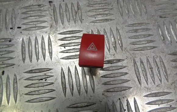 Skoda Octavia Mk2 (1Z) Hazard light switch
