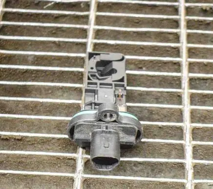 Chevrolet Volt I Mass air flow meter 13301682 287592705