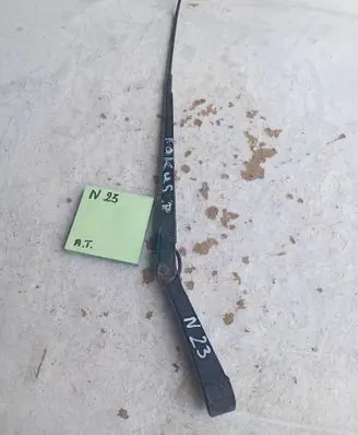 Ford Focus Front wiper blade arm 658526985