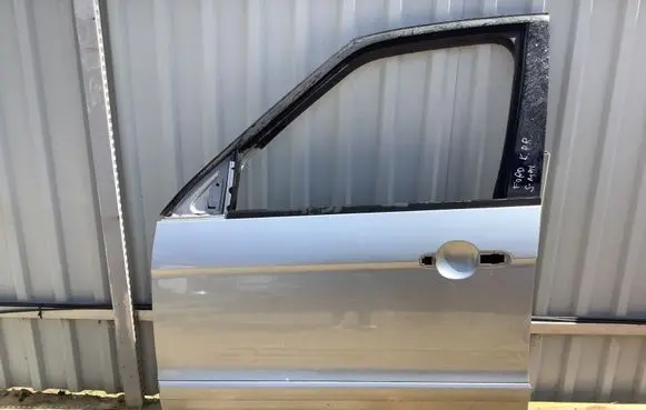 Ford S-MAX Front door 