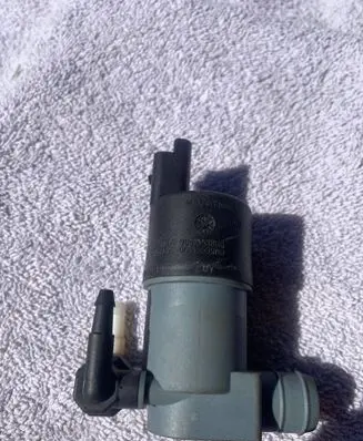 Nissan Qashqai Windscreen/windshield washer pump 28920BU010