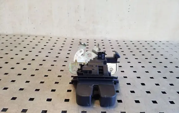 Tailgate/trunk/boot lock/catch/latch