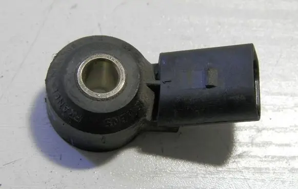 Volkswagen Bora Detonation knock sensor 030905377C