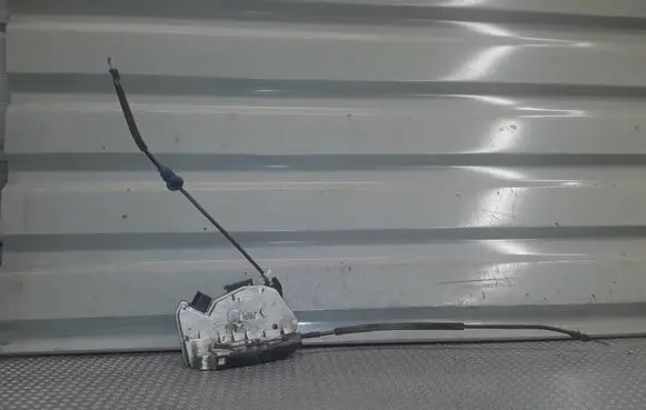 Volkswagen PASSAT CC Front door lock 5N1837016B