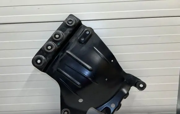 Audi Q7 4M Other under body part 4m0803598G