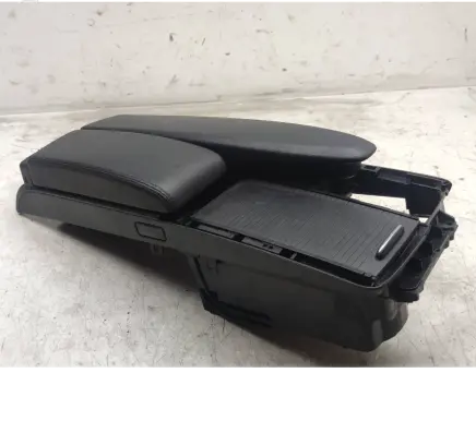 Mercedes-Benz E W212 Armrest A2046800639 0005032510 0005032590