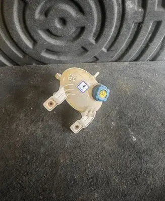 Fiat 500L Coolant expansion tank/reservoir 51931808
