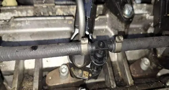 Jeep Grand Cherokee (WK) Fuel injector 0445115027