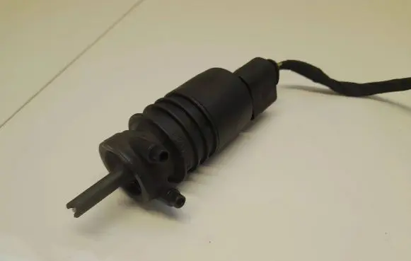 Volkswagen Caddy Windscreen/windshield washer pump 1j6956651